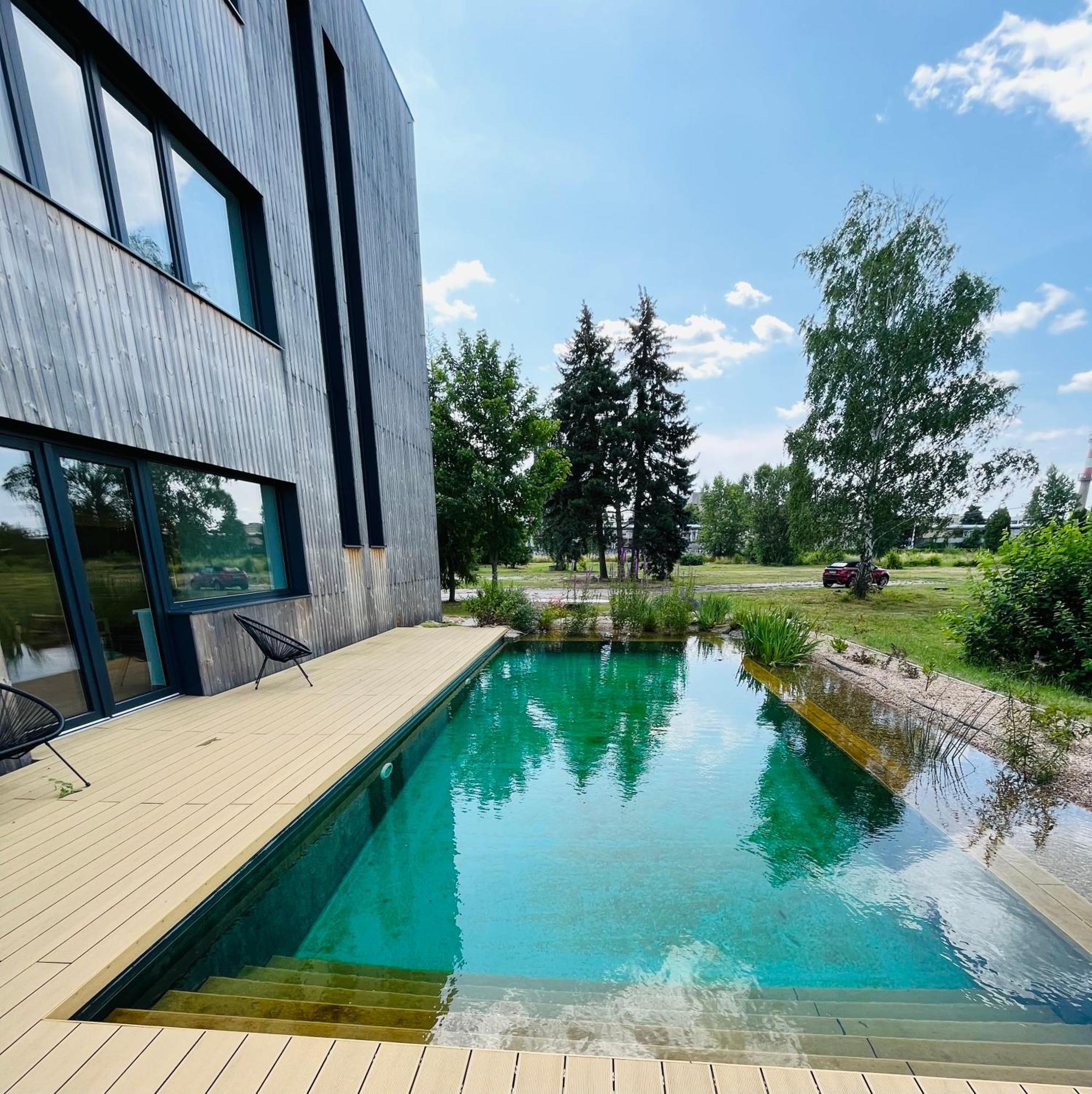 Hradec Králové Hotel Hertz מראה חיצוני תמונה